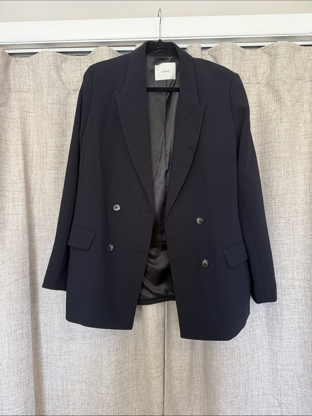 Wilfred/Aritzia Classic Black Double-Breasted Blazer